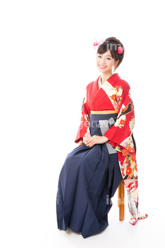 女性 和服 座る 袴 の画像素材 お祝い事 弔事 ライフスタイルの写真素材ならイメージナビ