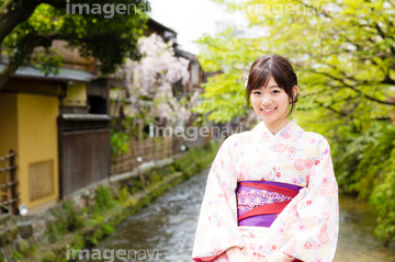 手 組む 女 和服 の画像素材 体のパーツ 人物の写真素材ならイメージナビ