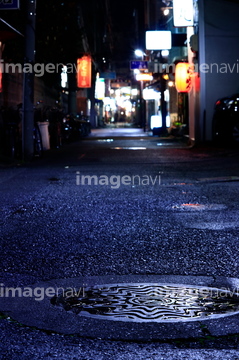 街角 日本 雨 四国地方 ロイヤリティフリー の画像素材 都会 町並 建築の写真素材ならイメージナビ