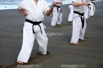 少林寺拳法 ポーズ の画像素材 武道 格闘技 スポーツの写真素材ならイメージナビ