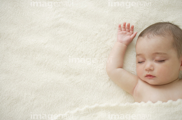 ヌード カナダ人 外国人 の画像素材 赤ちゃん 育児 ライフスタイルの写真素材ならイメージナビ