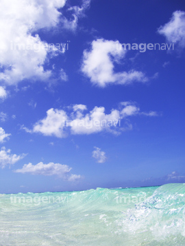 切り抜き素材特集 背景素材 青い海 の画像素材 海 自然 風景の写真素材ならイメージナビ