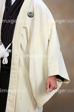 紋付羽織袴 男性 羽織 の画像素材 お祝い事 弔事 ライフスタイルの写真素材ならイメージナビ