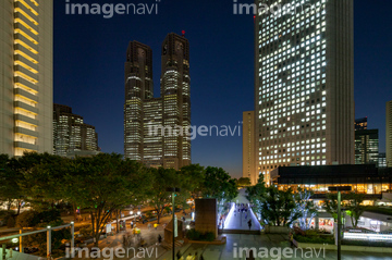 Nttドコモ代々木ビル 夜景 の画像素材 色 光 バックグラウンドの写真素材ならイメージナビ