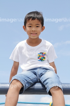 男の子 日本人 小学生 笑顔 1人 かわいい の画像素材 年齢 人物の写真素材ならイメージナビ