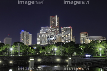 横浜 みなとみらい 臨港パーク ロイヤリティフリー の画像素材 季節 人物の写真素材ならイメージナビ