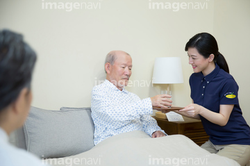 医療 福祉向け 福祉 介護イメージ 老人介護 の画像素材 その他のライフスタイルの写真素材ならイメージナビ