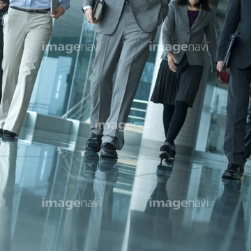 男 歩く 正面 イラスト シルエット 子供 足の部分 の画像素材 行動 人物の写真素材ならイメージナビ