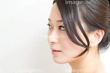 女性 日本人 スキンケア 40代 顔 横顔 ロイヤリティフリー の画像素材 セルフケア 美容 健康の写真素材ならイメージナビ
