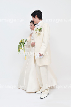 タキシード 横向き 洋風 の画像素材 結婚 行事 祝い事の写真素材ならイメージナビ