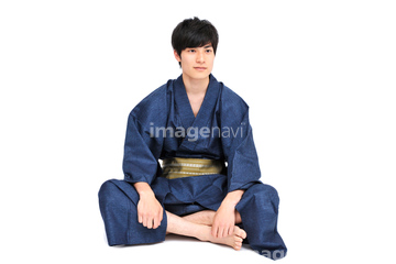 着物 座る 男性 1人 の画像素材 行動 人物の写真素材ならイメージナビ