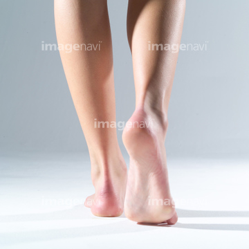 女性 足 指 若い女性 足の裏 の画像素材 セルフケア 美容 健康の写真素材ならイメージナビ