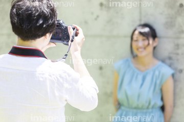 女性 シャツ 後ろ姿 ワイシャツ の画像素材 ビジネスシーン ビジネスの写真素材ならイメージナビ