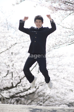 学ラン ポーズ さわやか の画像素材 日本人 人物の写真素材ならイメージナビ