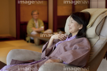 豊満 熟女 高齢 女性 50代 セカンドライフ 和服】の画像素材 | その他のライフスタイルの写真素材ならイメージナビ