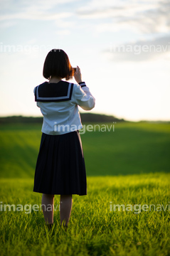 セーラー服 後ろ姿 の画像素材 日本人 人物の写真素材ならイメージナビ