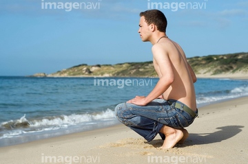 若い男性 裸 しゃがむ 足の部分 の画像素材 写真素材ならイメージナビ