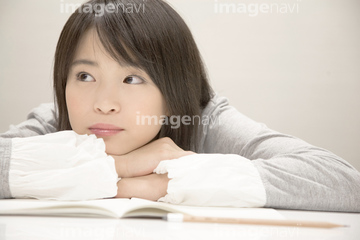 女性 日本人 美人 中学生 の画像素材 お祝い事 弔事 ライフスタイルの写真素材ならイメージナビ
