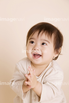ライフスタイル 赤ちゃん 育児 拍手 の画像素材 写真素材ならイメージナビ