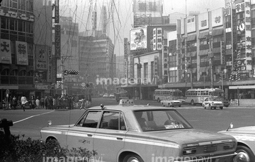 スクランブル交差点 渋谷区 の画像素材 道路 乗り物 交通の写真素材ならイメージナビ