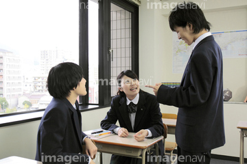 教室 休み時間 の画像素材 学校生活 ライフスタイルの写真素材ならイメージナビ