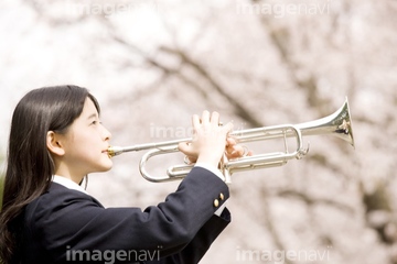 オブジェクト 楽器 金管楽器 吹く 演奏 の画像素材 写真素材ならイメージナビ