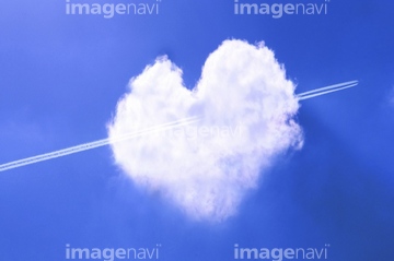 ハート 飛行機雲 の画像素材 空 自然 風景の写真素材ならイメージナビ