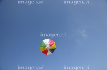 風船 晴れ 紙風船 風船 の画像素材 空 自然 風景の写真素材ならイメージナビ