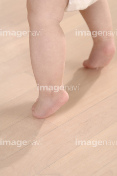 15 year old blond girl in casual clothing wearing toe shoes in a