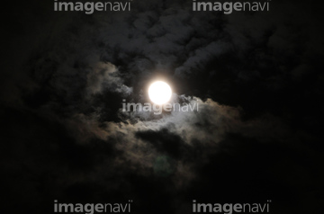 月見 満月 の画像素材 秋 冬の行事 行事 祝い事の写真素材ならイメージナビ