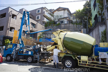 コンクリートポンプ車 の画像素材 住宅地 町並 建築の写真素材ならイメージナビ