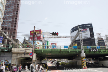 新宿大ガード西交差点 の画像素材 都会 町並 建築の写真素材ならイメージナビ