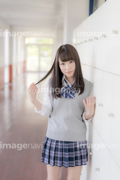 女子高生 スカート ミニスカート の画像素材 日本人 人物の写真素材ならイメージナビ