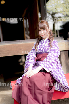 女性 和服 座る 袴 の画像素材 季節 イベント イラスト Cgの写真素材ならイメージナビ