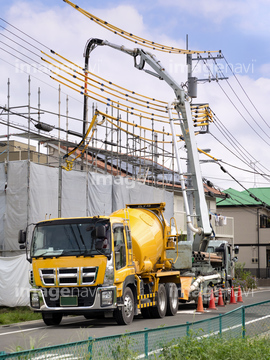 コンクリートポンプ車 の画像素材 住宅地 町並 建築の写真素材ならイメージナビ