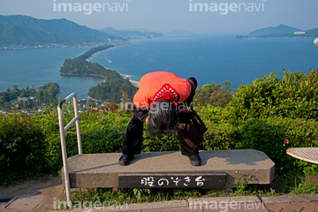 覗く 股のぞき の画像素材 海 自然 風景の写真素材ならイメージナビ