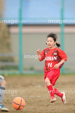 サッカー 小学生 女子サッカー の画像素材 球技 スポーツの写真素材ならイメージナビ