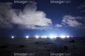 漁り火 の画像素材 海 自然 風景の写真素材ならイメージナビ