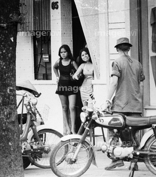 ベトナム 女性 売春婦 の画像素材 写真素材ならイメージナビ