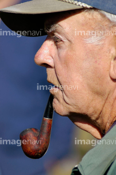 タバコ 横顔 男性 の画像素材 ビジネス 人物の写真素材ならイメージナビ