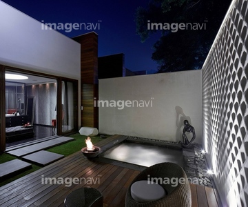 住宅 インテリア 住宅 豪邸 庭 洋風建築 夜 の画像素材 写真素材ならイメージナビ 住宅 インテリア 住宅 豪邸 庭 洋風建築 夜 の画像素材 写真素材ならイメージナビ