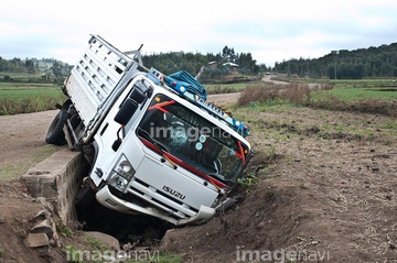 交通事故 の画像素材 自動車 乗り物 交通の写真素材ならイメージナビ