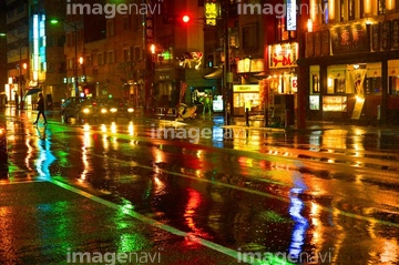 夜 東京 雨 ネオンサイン の画像素材 リゾート 田園 町並 建築の写真素材ならイメージナビ