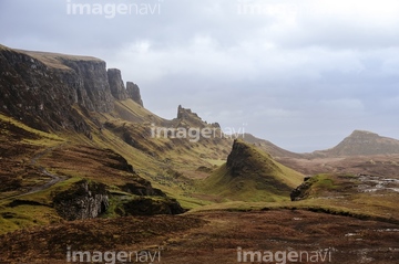 スコットランド スカイ島 クイアイング山 昼 の画像素材 山 自然 風景の写真素材ならイメージナビ