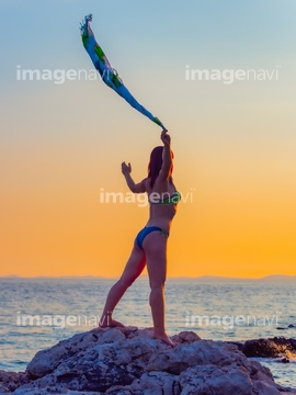 女性 横向き 全身 立ち姿 水着 の画像素材 ウォータースポーツ スポーツの写真素材ならイメージナビ 女性 横向き 全身 立ち姿 水着 の画像素材 ウォータースポーツ スポーツの写真素材ならイメージナビ