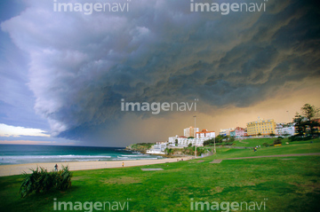海 入道雲 雨 の画像素材 気象 天気 自然 風景の写真素材ならイメージナビ