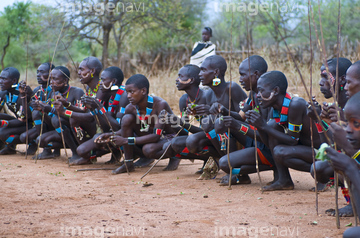 国 地域 アフリカ エチオピア 民族衣装 男性 部族 の画像素材 写真素材ならイメージナビ