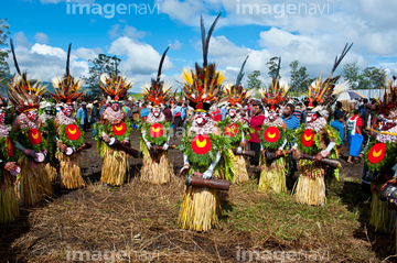 国 地域 オセアニア パプアニューギニア 民族衣装 楽しみ の画像素材 写真素材ならイメージナビ