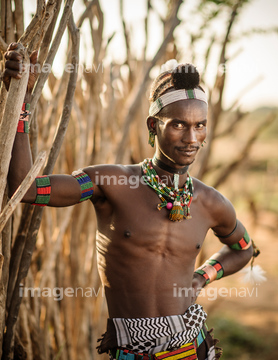国 地域 アフリカ エチオピア 民族衣装 男性 部族 の画像素材 写真素材ならイメージナビ
