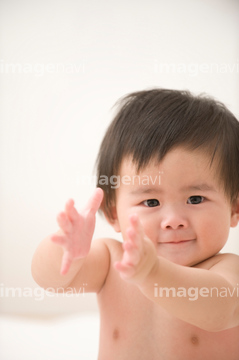赤ちゃん 子供 拍手 の画像素材 外国人 人物の写真素材ならイメージナビ